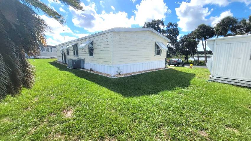 84 Emerald Dr. East a Dundee, FL Mobile or Manufactured Home for Sale